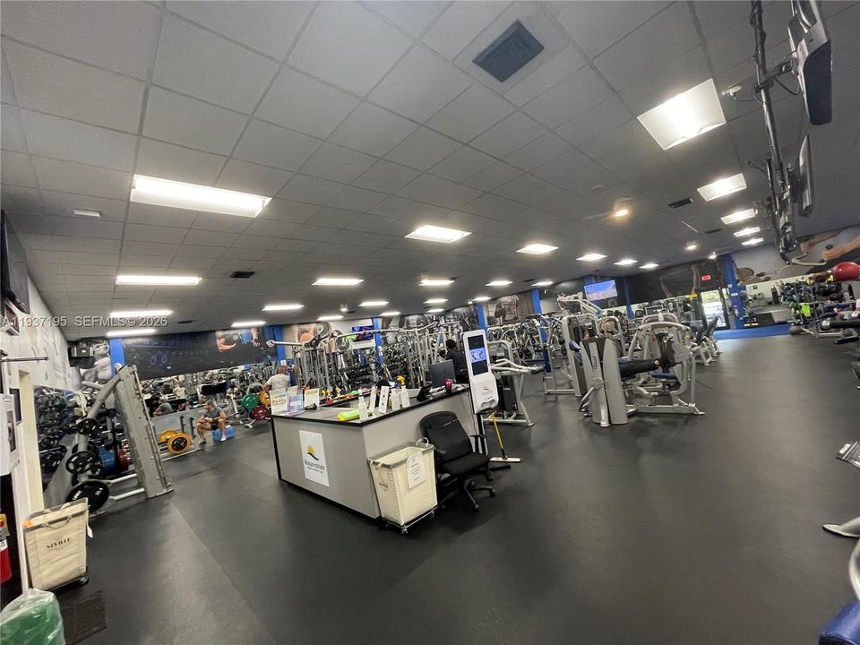 For Sale: $340,000 (2 beds, 2 baths, 1235 Square Feet)