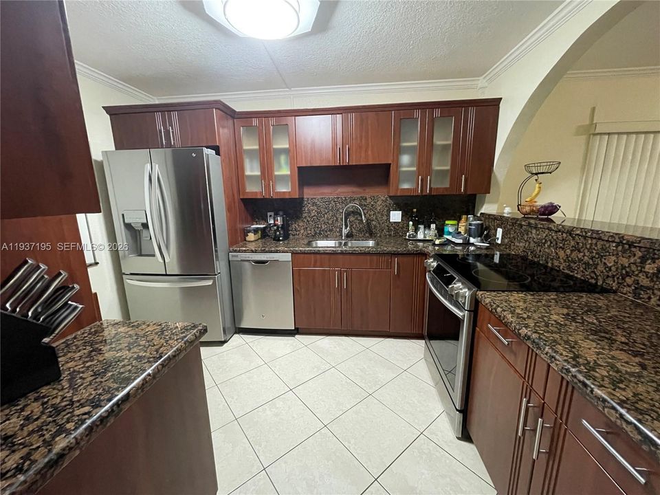 For Sale: $340,000 (2 beds, 2 baths, 1235 Square Feet)