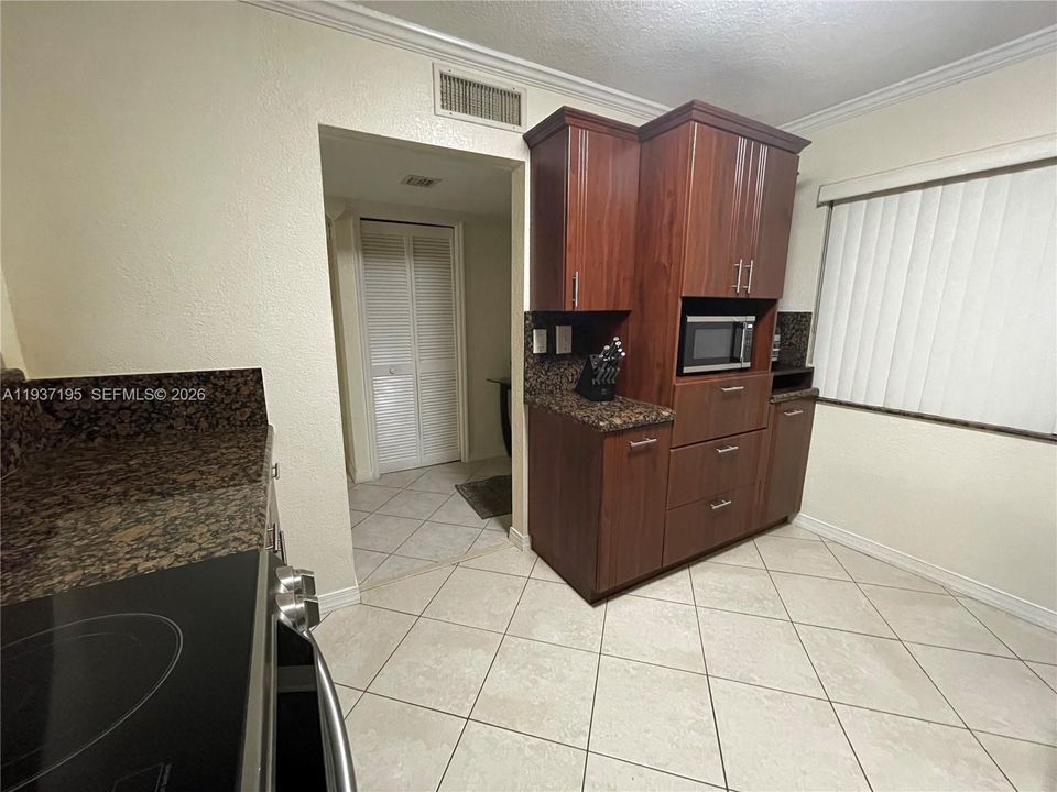 For Sale: $340,000 (2 beds, 2 baths, 1235 Square Feet)