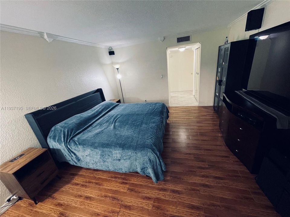 For Sale: $340,000 (2 beds, 2 baths, 1235 Square Feet)