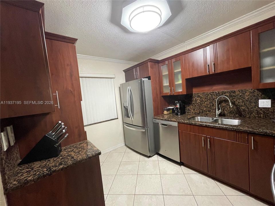 For Sale: $340,000 (2 beds, 2 baths, 1235 Square Feet)