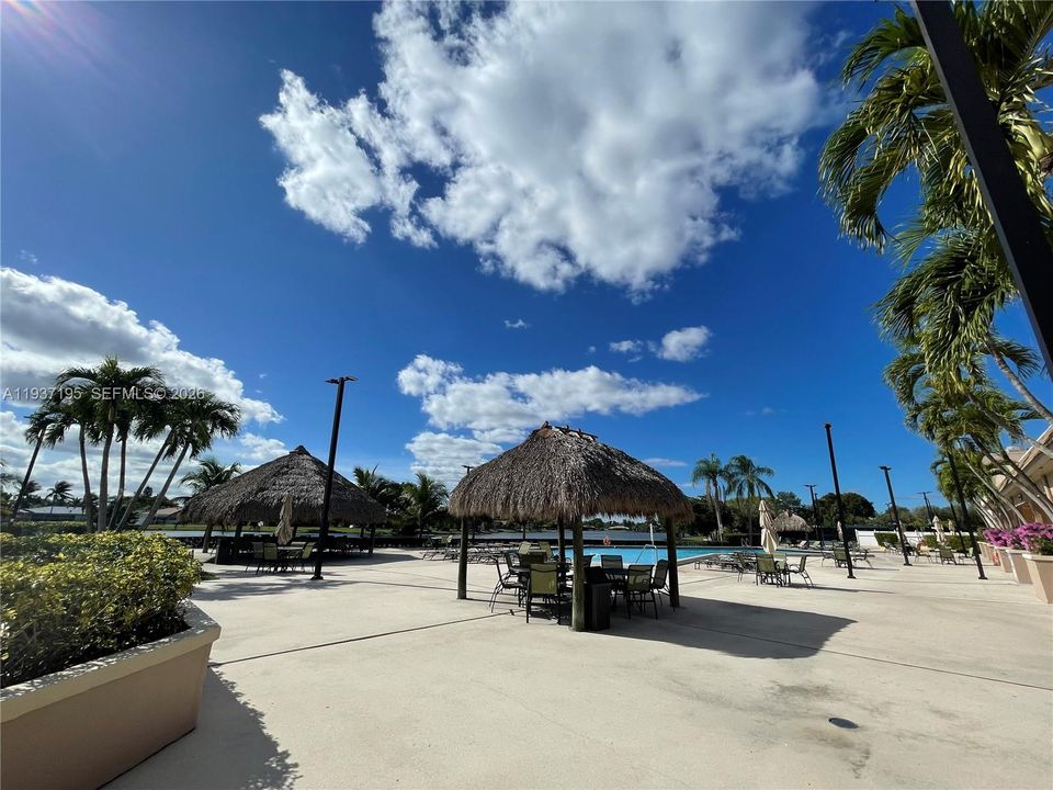 For Sale: $340,000 (2 beds, 2 baths, 1235 Square Feet)