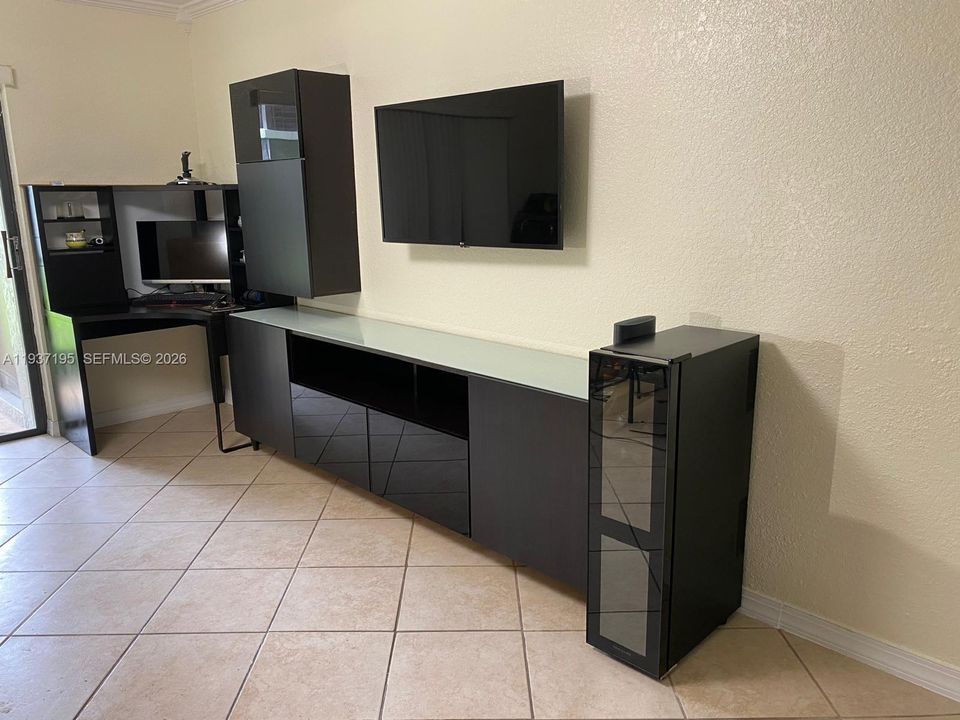 For Sale: $340,000 (2 beds, 2 baths, 1235 Square Feet)