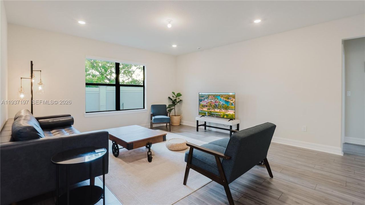 В аренду: $3,850 (4 спален, 2 ванн, 2099 Квадратных фут)