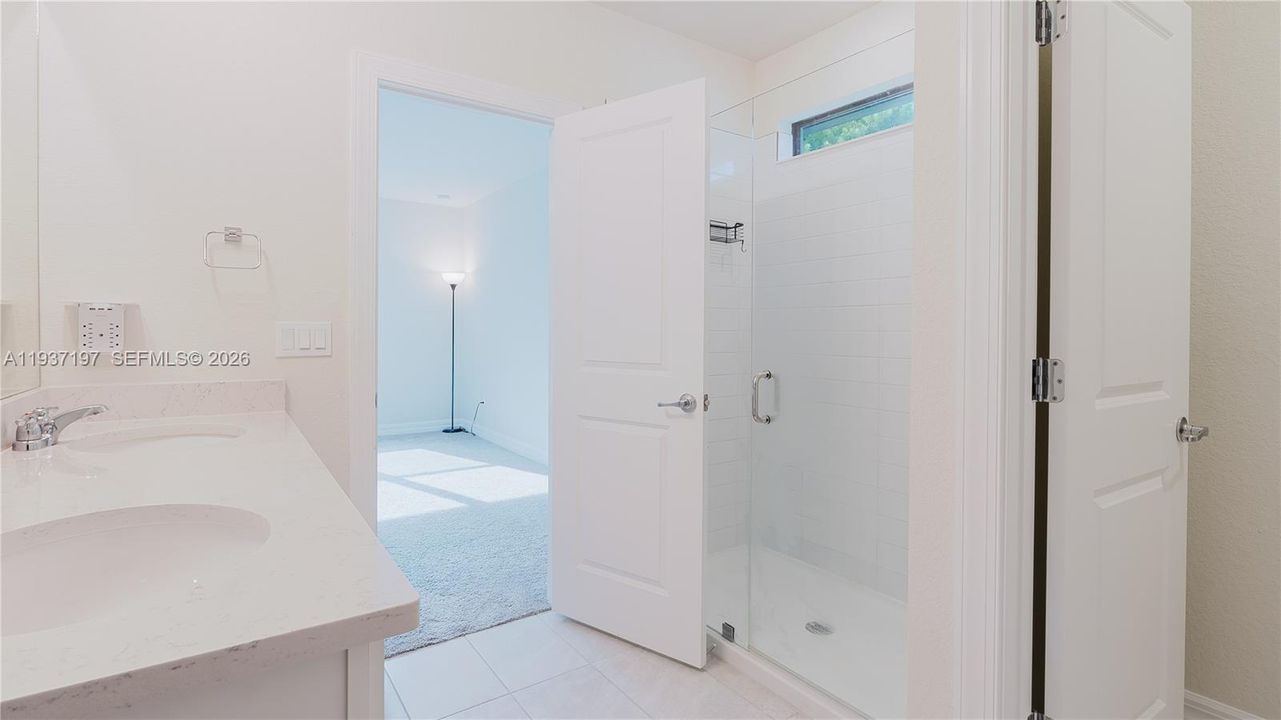 В аренду: $3,850 (4 спален, 2 ванн, 2099 Квадратных фут)