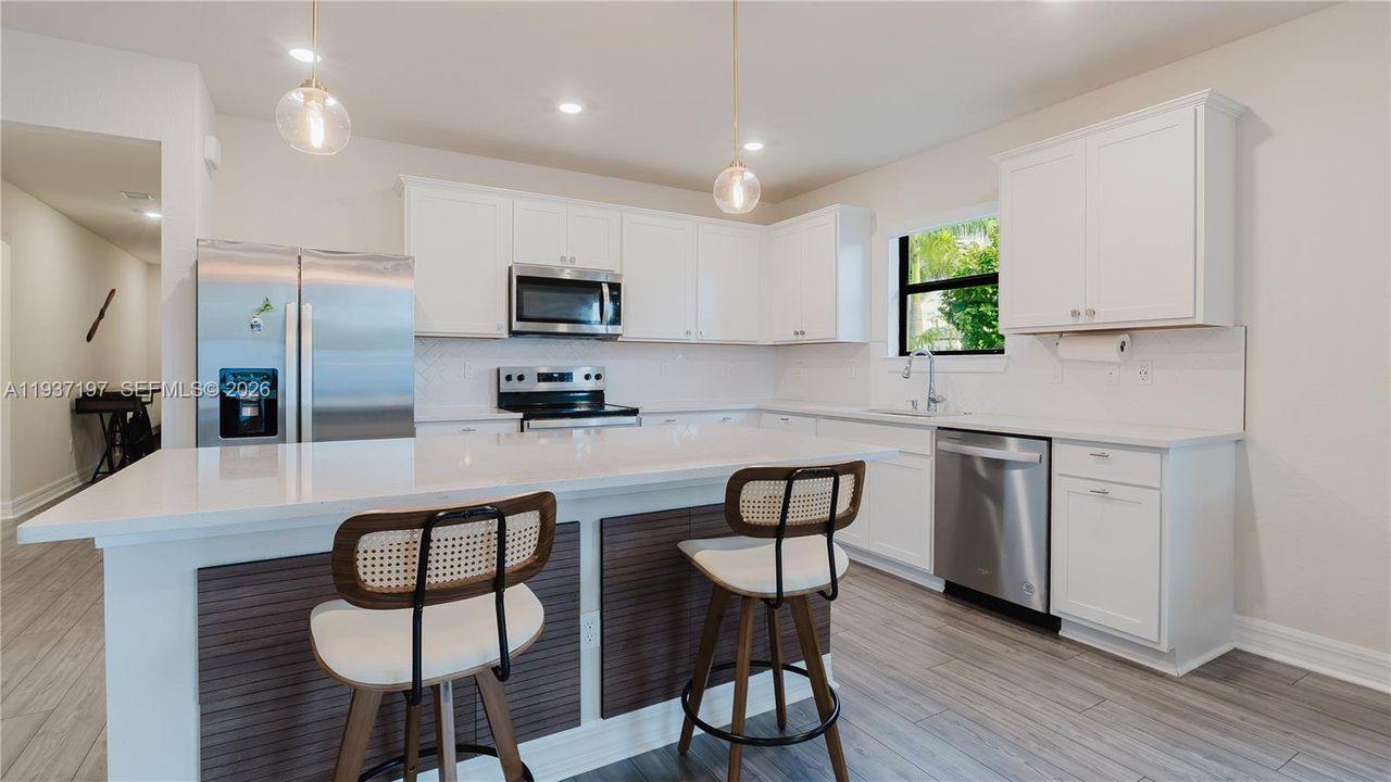 В аренду: $3,850 (4 спален, 2 ванн, 2099 Квадратных фут)