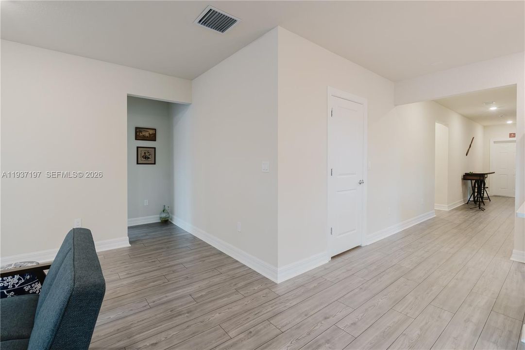 В аренду: $3,850 (4 спален, 2 ванн, 2099 Квадратных фут)