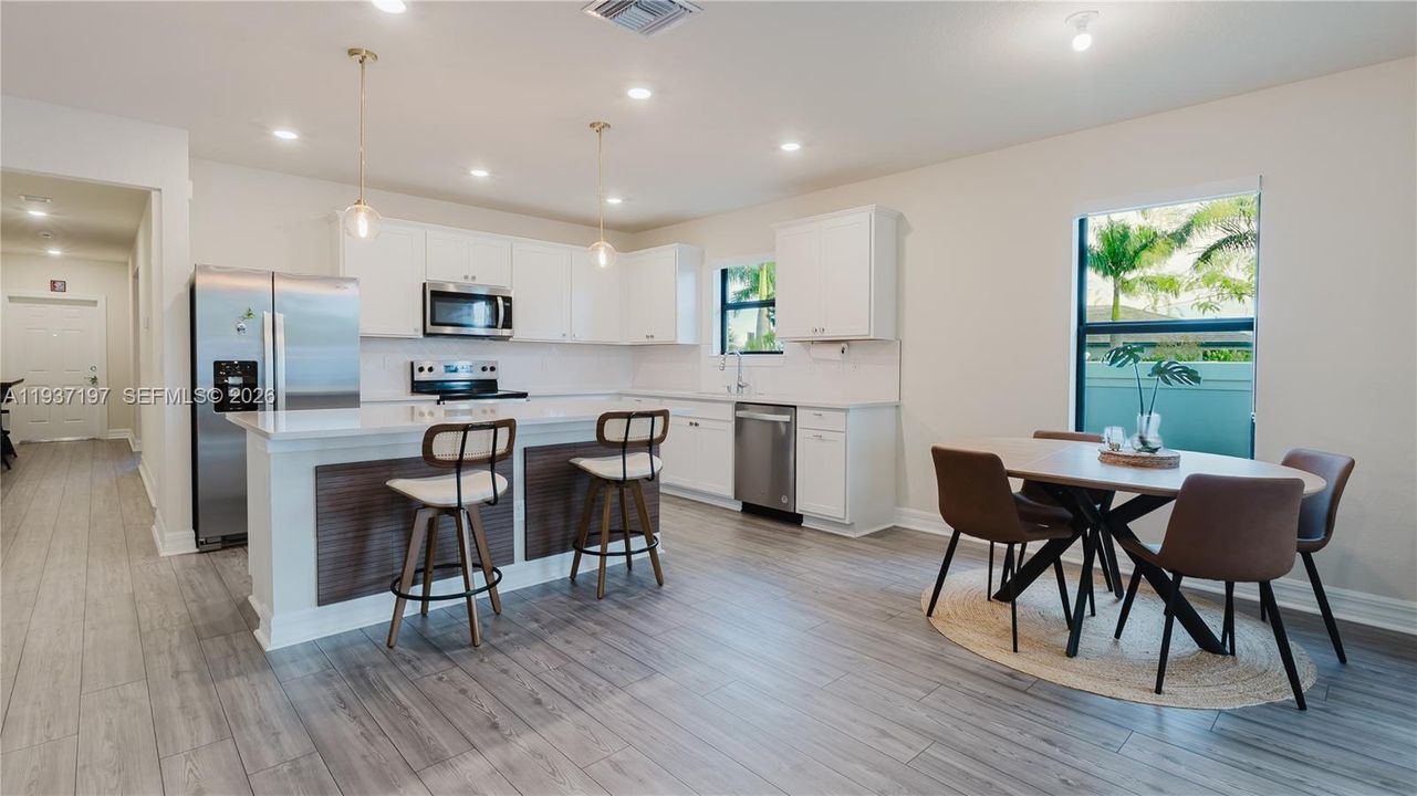 В аренду: $3,850 (4 спален, 2 ванн, 2099 Квадратных фут)