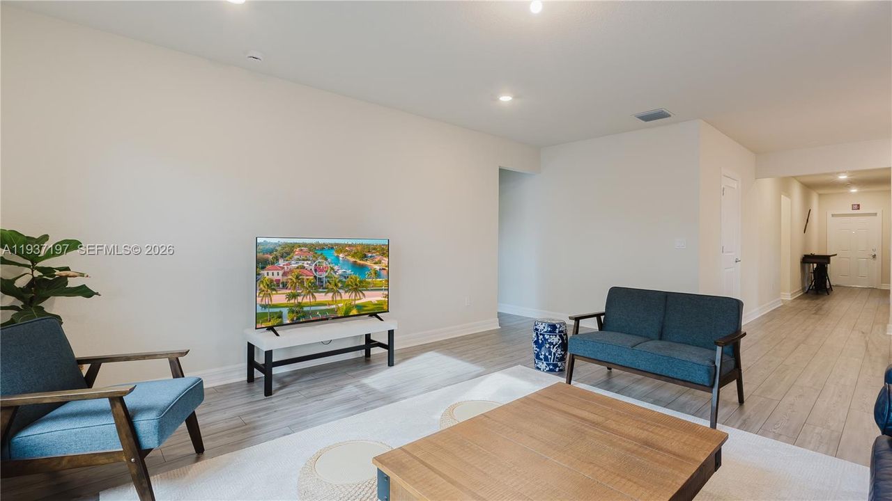 В аренду: $3,850 (4 спален, 2 ванн, 2099 Квадратных фут)