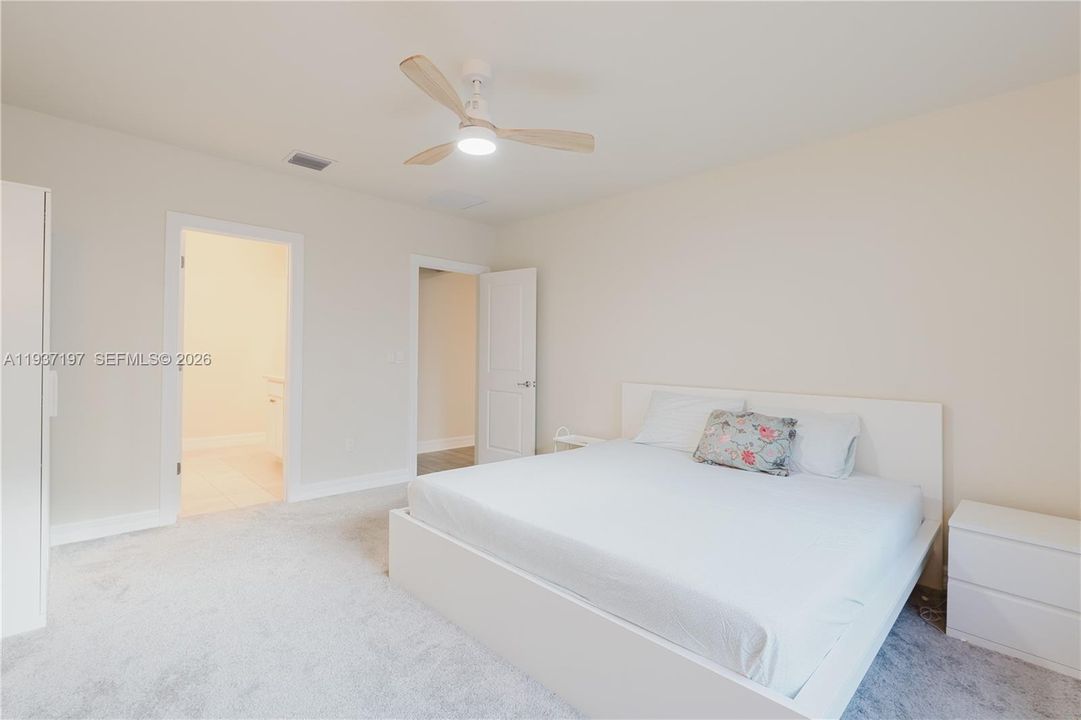 В аренду: $3,850 (4 спален, 2 ванн, 2099 Квадратных фут)