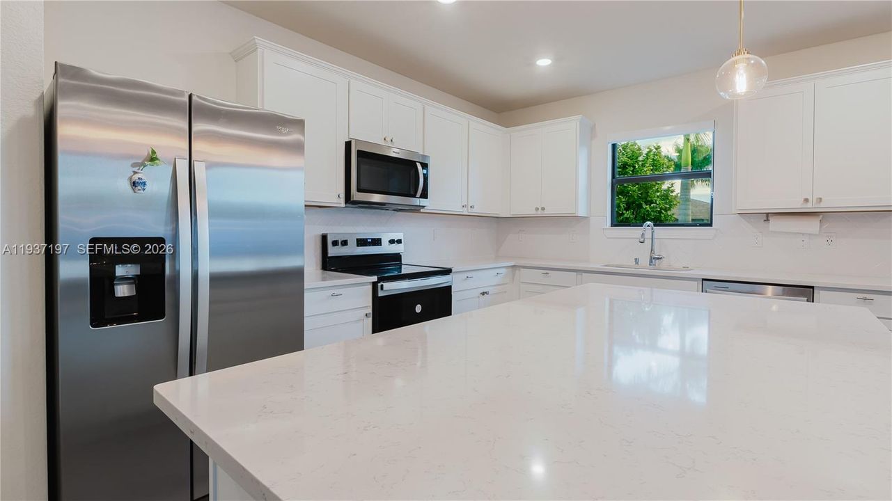 В аренду: $3,850 (4 спален, 2 ванн, 2099 Квадратных фут)