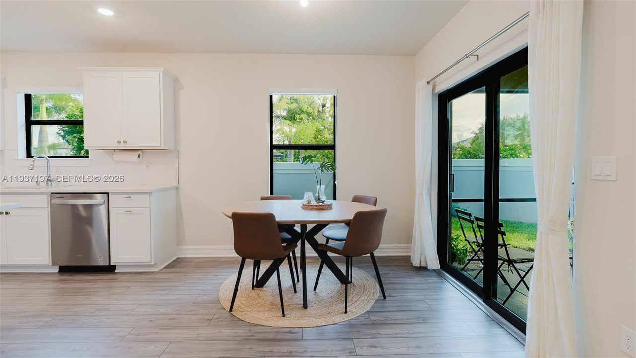 В аренду: $3,850 (4 спален, 2 ванн, 2099 Квадратных фут)