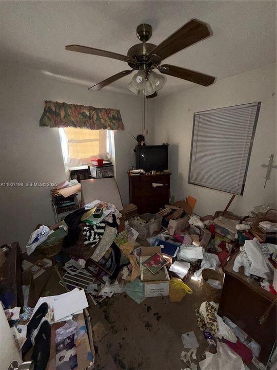 待售: $460,000 (3 贝兹, 1 浴室, 1165 平方英尺)