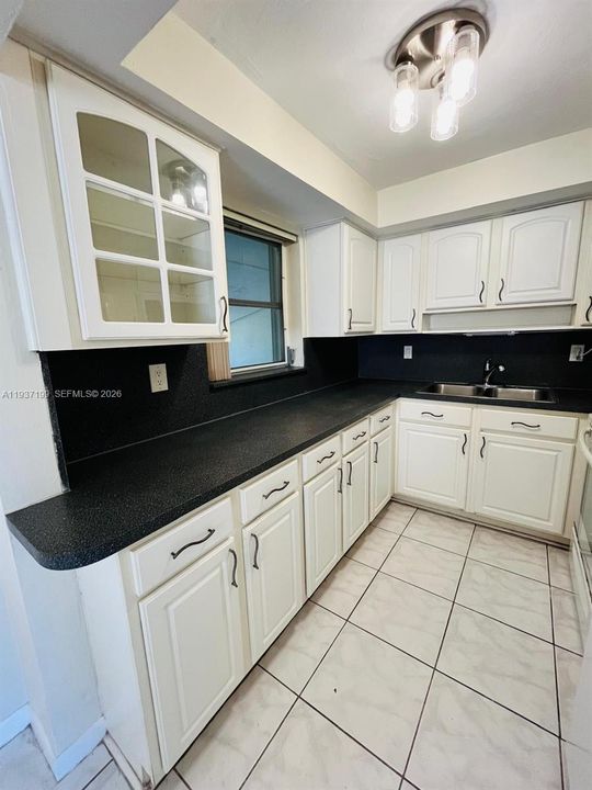 В аренду: $2,750 (3 спален, 2 ванн, 1008 Квадратных фут)