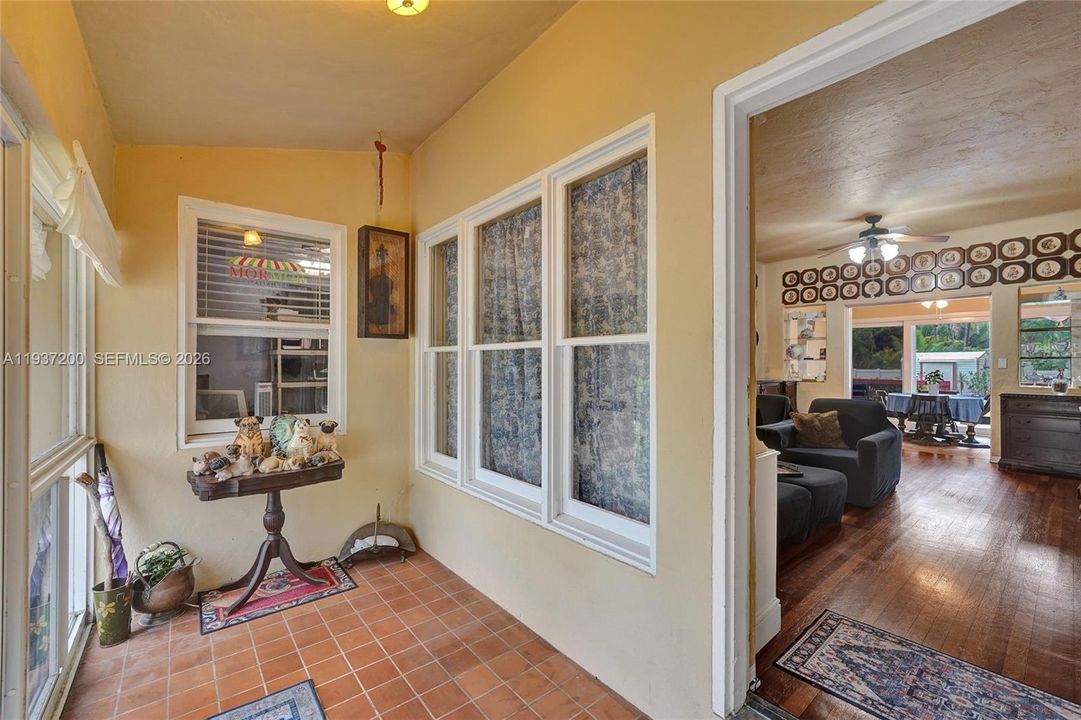 待售: $615,000 (2 贝兹, 2 浴室, 1419 平方英尺)