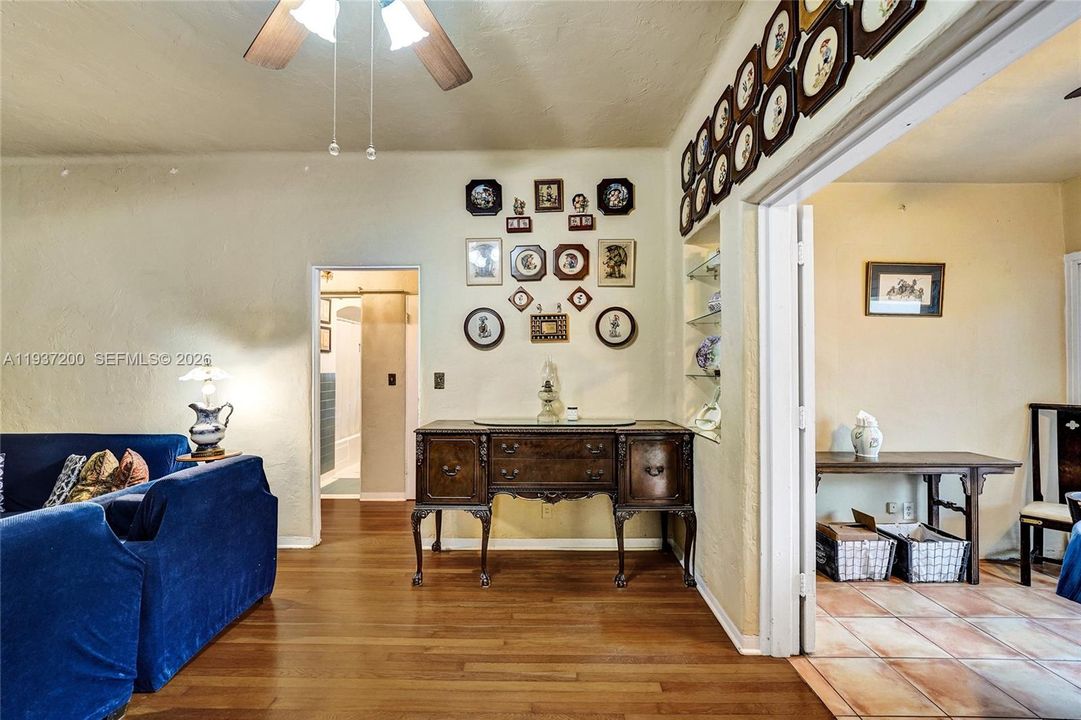 待售: $615,000 (2 贝兹, 2 浴室, 1419 平方英尺)