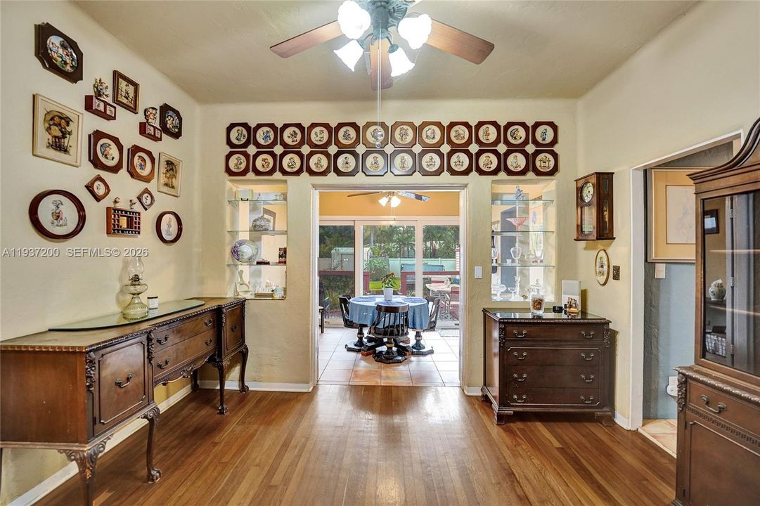 待售: $615,000 (2 贝兹, 2 浴室, 1419 平方英尺)