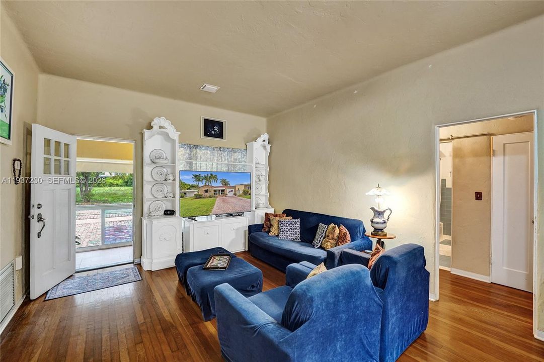 待售: $615,000 (2 贝兹, 2 浴室, 1419 平方英尺)