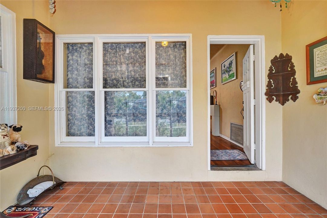 待售: $615,000 (2 贝兹, 2 浴室, 1419 平方英尺)