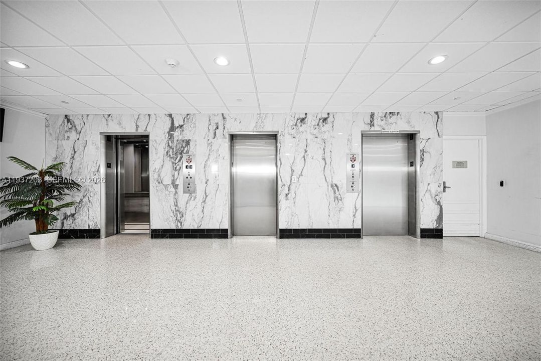 En Venta: $229,500 (0 camas, 1 baños, 340 Pies cuadrados)