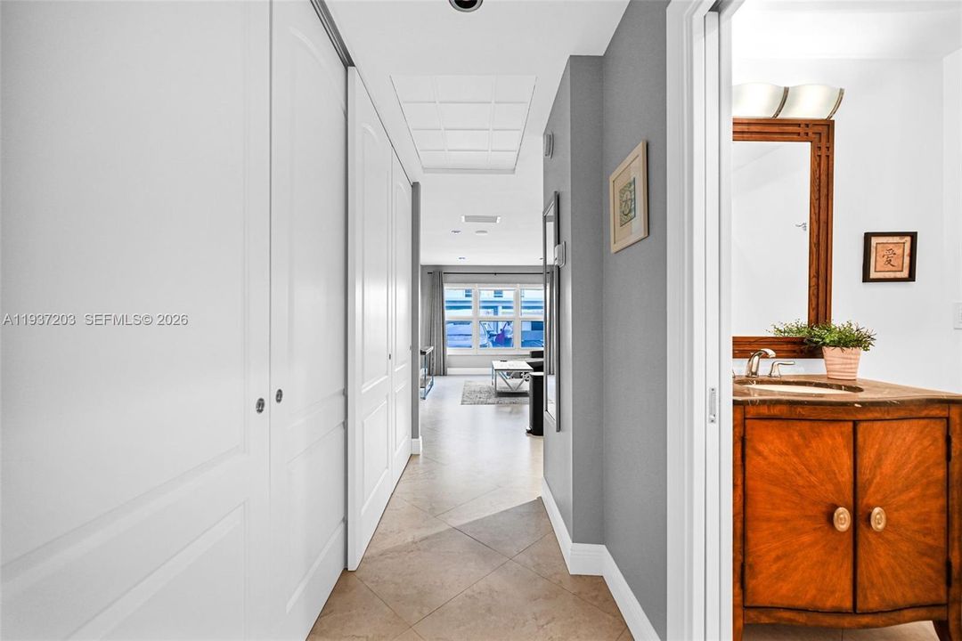 En Venta: $229,500 (0 camas, 1 baños, 340 Pies cuadrados)