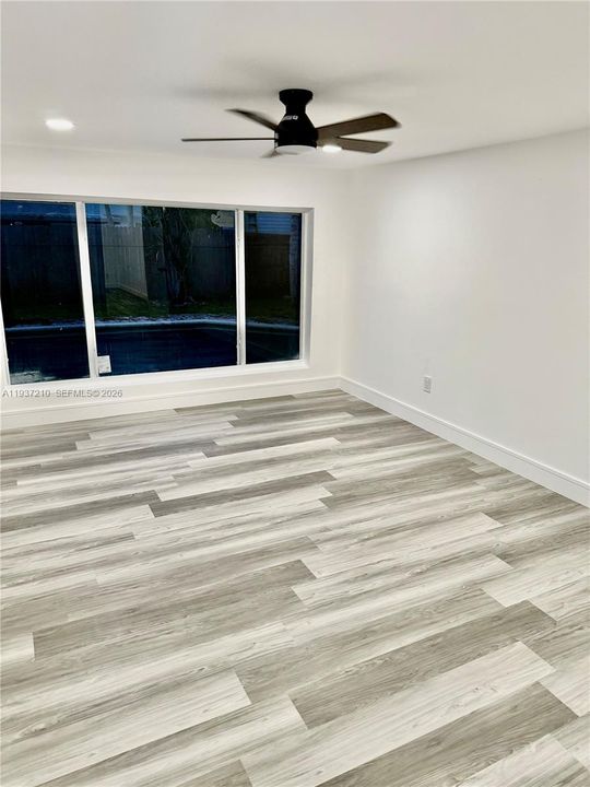 En Venta: $559,990 (3 camas, 2 baños, 1387 Pies cuadrados)