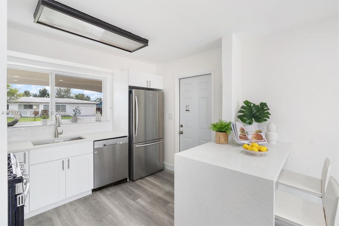 En Venta: $559,990 (3 camas, 2 baños, 1387 Pies cuadrados)