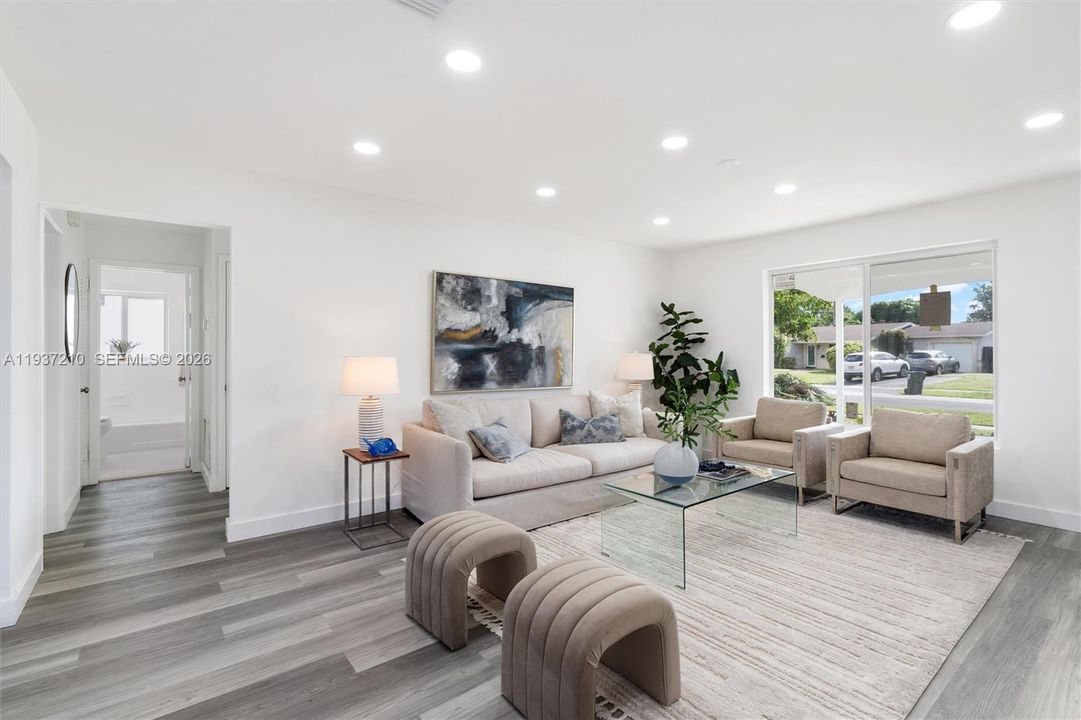 En Venta: $559,990 (3 camas, 2 baños, 1387 Pies cuadrados)