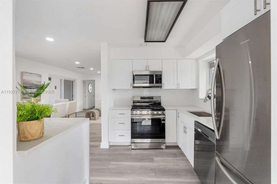 En Venta: $559,990 (3 camas, 2 baños, 1387 Pies cuadrados)