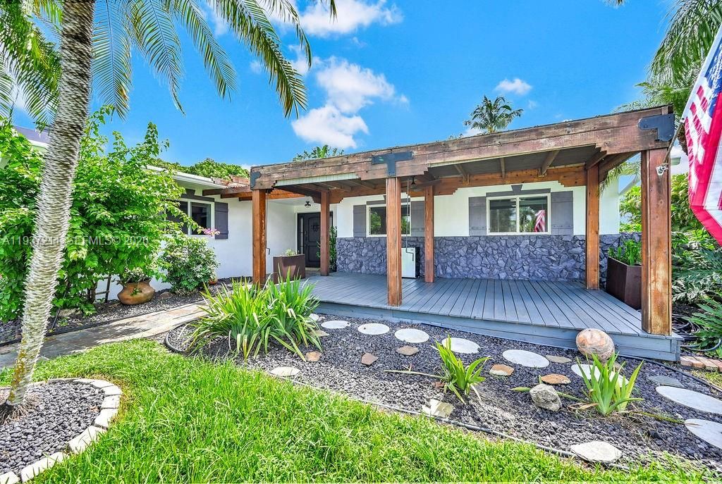 En Venta: $2,199,000 (4 camas, 3 baños, 2238 Pies cuadrados)