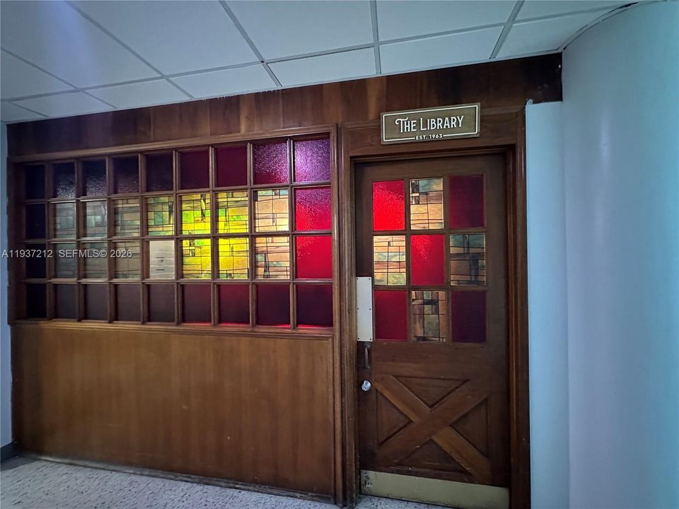 For Sale: $240,000 (0 beds, 1 baths, 678 Square Feet)