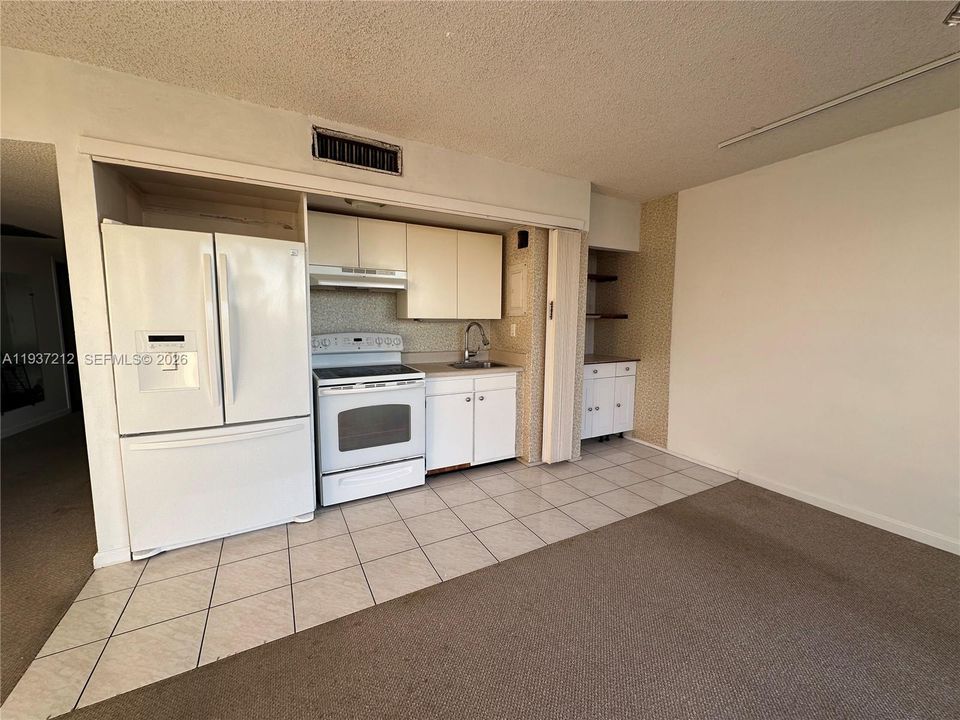 For Sale: $240,000 (0 beds, 1 baths, 678 Square Feet)
