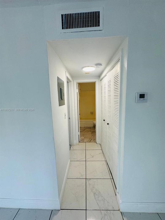 出租: $1,850 (1 贝兹, 1 浴室, 8106 平方英尺)