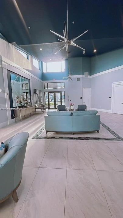 待售: $180,000 (2 贝兹, 2 浴室, 1044 平方英尺)