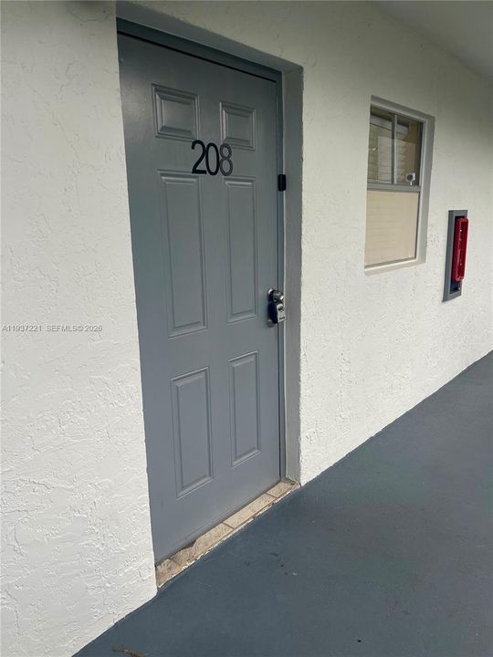 На продажу: $125,000 (2 спален, 2 ванн, 1025 Квадратных фут)