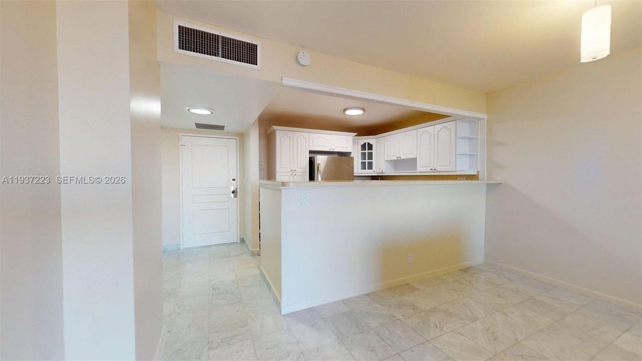 For Sale: $248,000 (1 beds, 1 baths, 828 Square Feet)