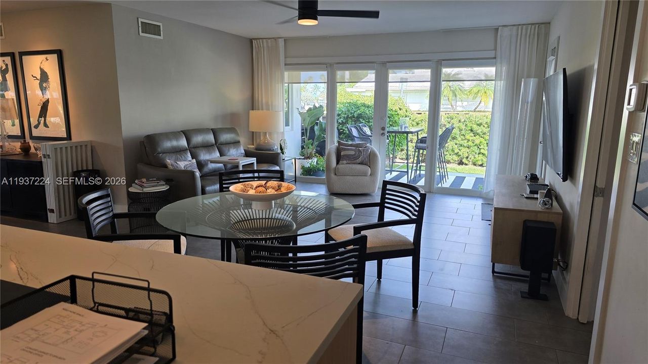 На продажу: $1,350,000 (3 спален, 2 ванн, 1632 Квадратных фут)