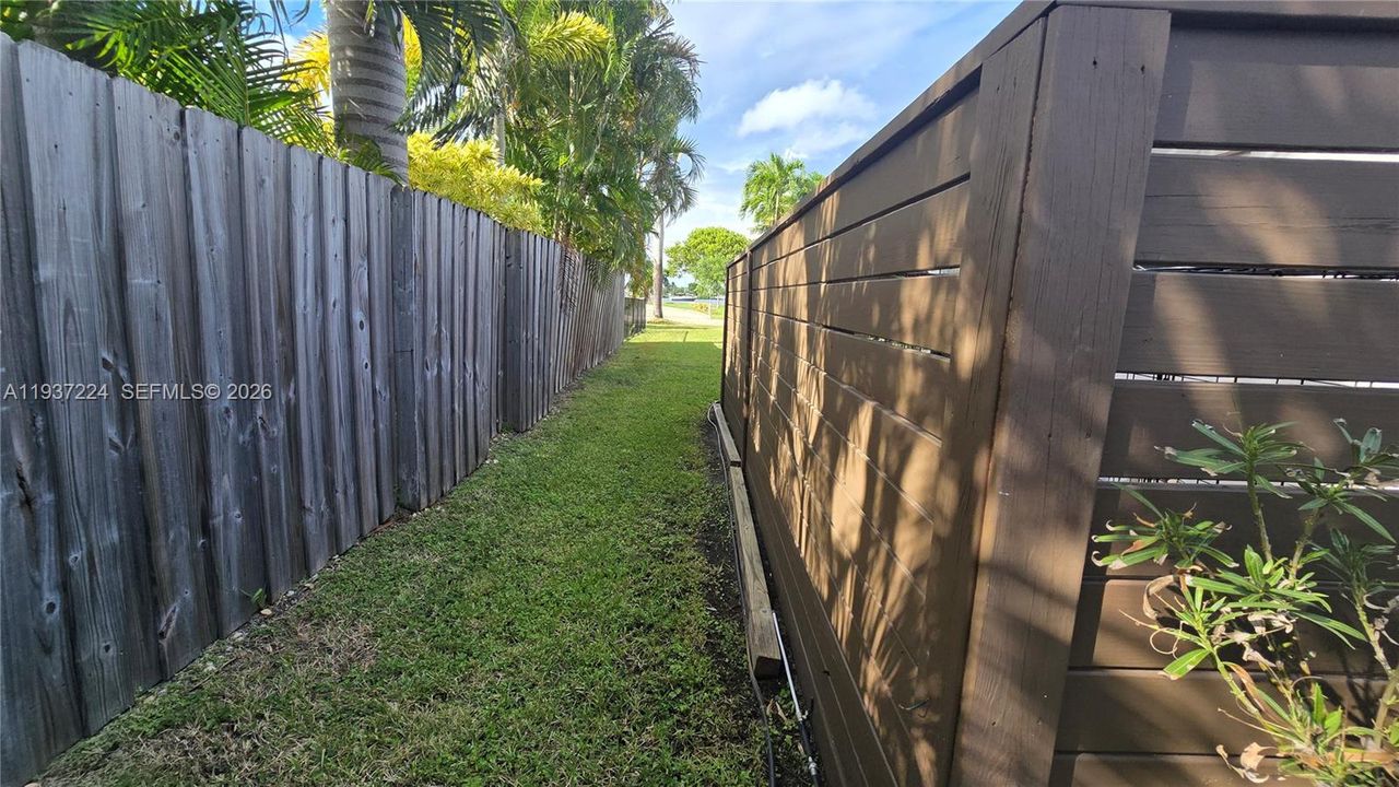 На продажу: $1,350,000 (3 спален, 2 ванн, 1632 Квадратных фут)