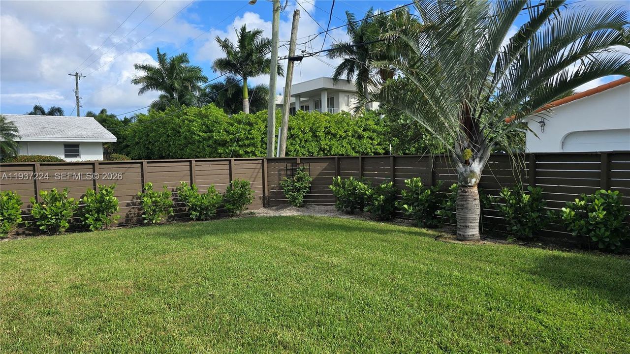 На продажу: $1,350,000 (3 спален, 2 ванн, 1632 Квадратных фут)