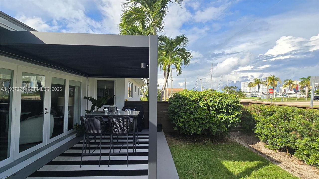 В аренду: $6,500 (3 спален, 2 ванн, 1632 Квадратных фут)