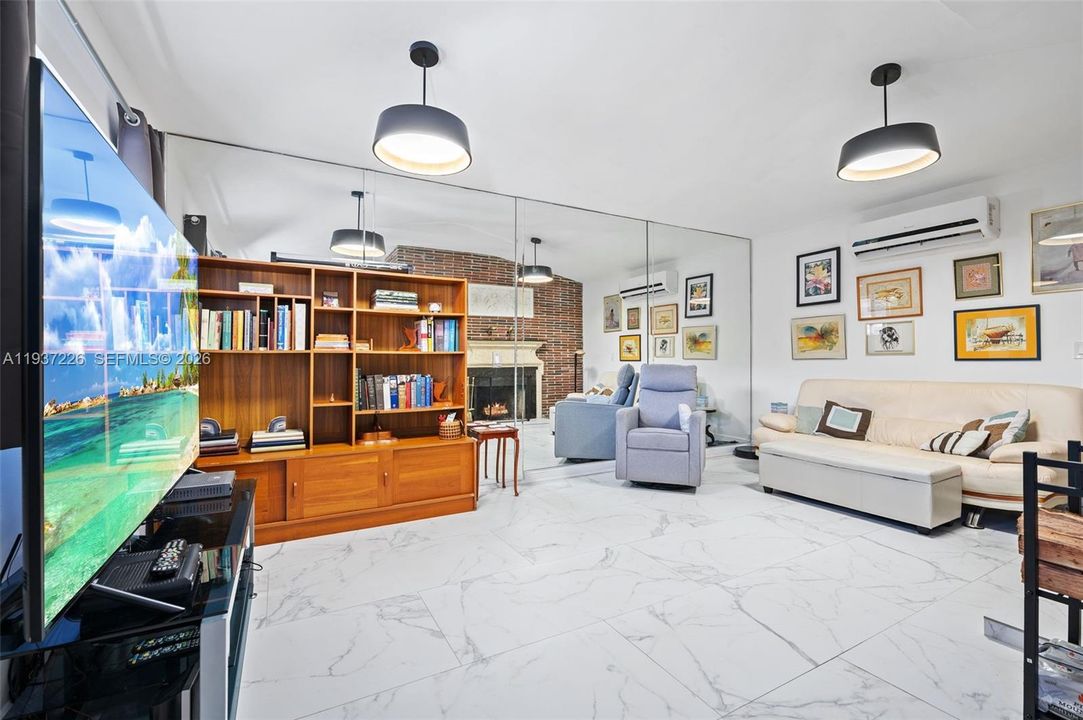 En Venta: $2,595,000 (4 camas, 3 baños, 2749 Pies cuadrados)