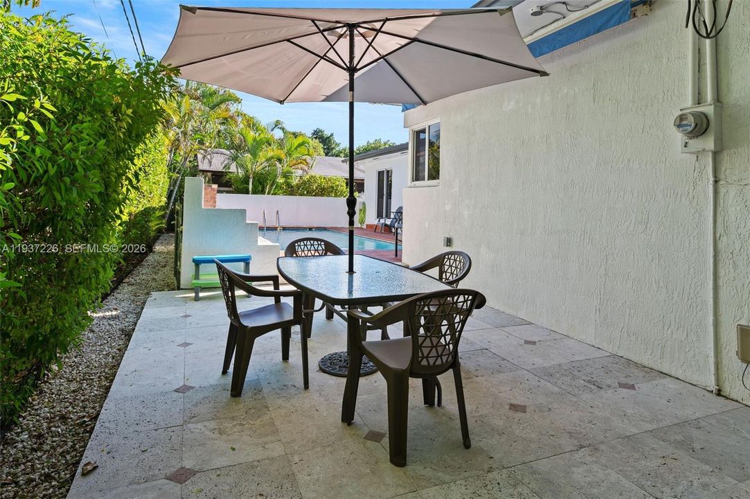 En Venta: $2,595,000 (4 camas, 3 baños, 2749 Pies cuadrados)