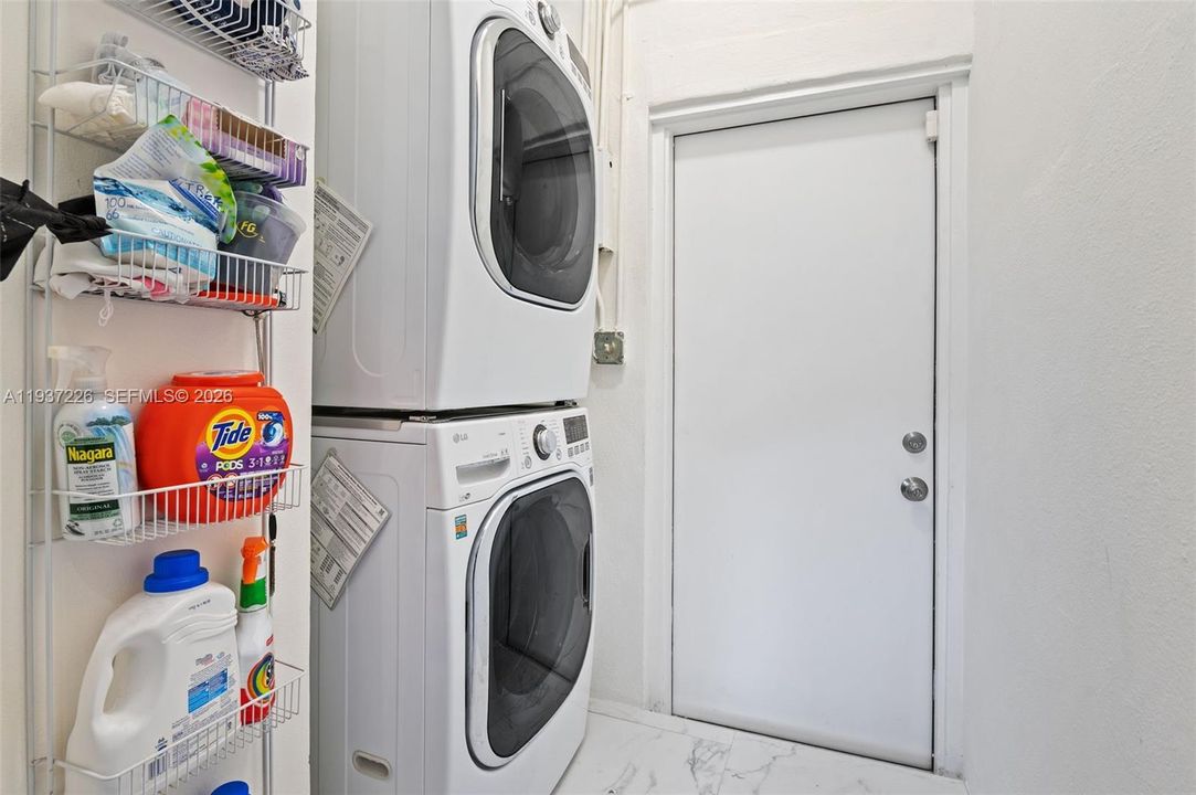 En Venta: $2,595,000 (4 camas, 3 baños, 2749 Pies cuadrados)