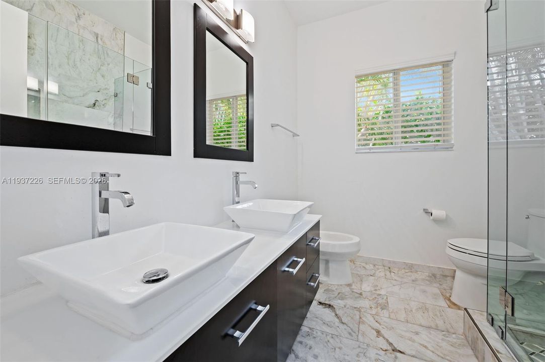 En Venta: $2,595,000 (4 camas, 3 baños, 2749 Pies cuadrados)