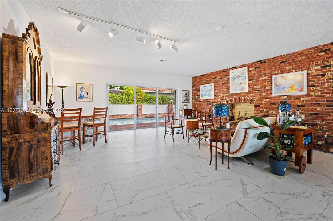 En Venta: $2,595,000 (4 camas, 3 baños, 2749 Pies cuadrados)