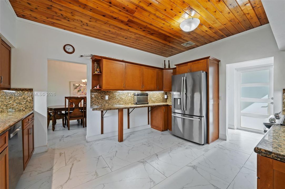 En Venta: $2,595,000 (4 camas, 3 baños, 2749 Pies cuadrados)