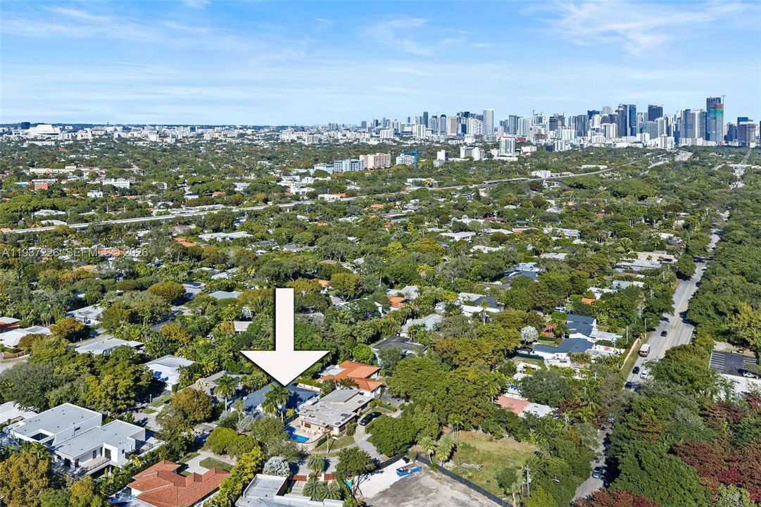 En Venta: $2,595,000 (4 camas, 3 baños, 2749 Pies cuadrados)