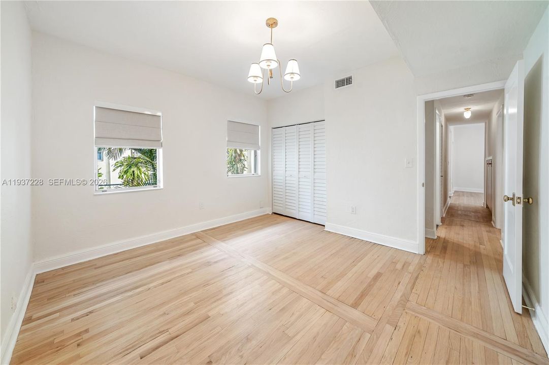 В аренду: $4,000 (2 спален, 2 ванн, 6064 Квадратных фут)