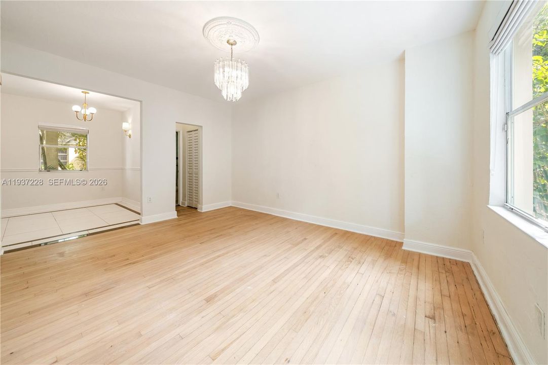 В аренду: $4,000 (2 спален, 2 ванн, 6064 Квадратных фут)