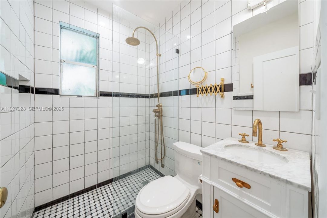 В аренду: $4,000 (2 спален, 2 ванн, 6064 Квадратных фут)